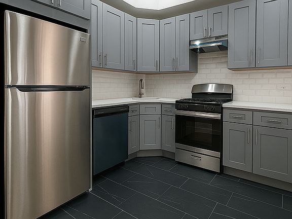 3rd image of 320 E 65th St APT 616