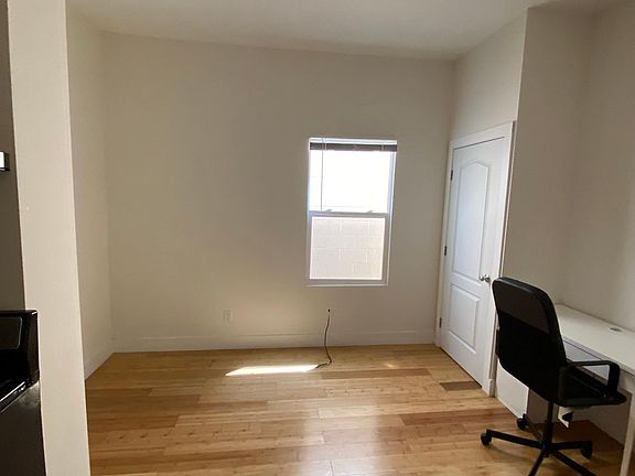 4th image of 1500 Powell St