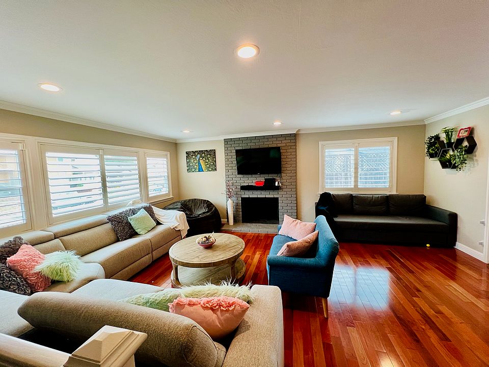 1st image of 1750 Earl Ave