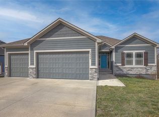 1504 SW Cross Creek Dr, Grain Valley, MO 64029