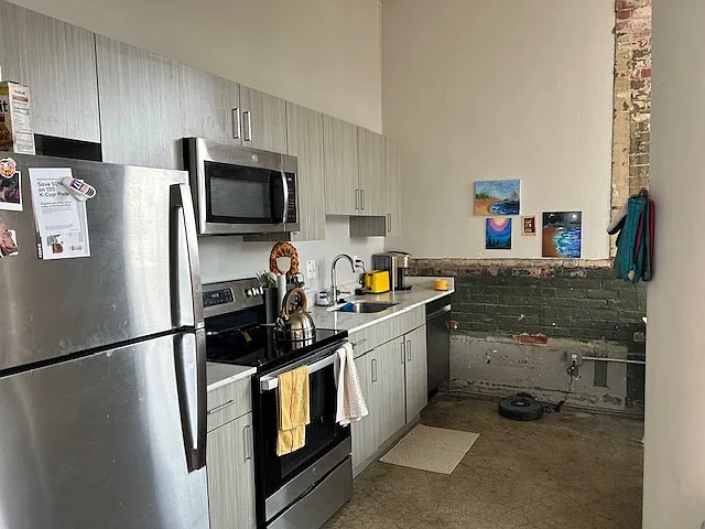 40 Hague Apartments — Photo 17