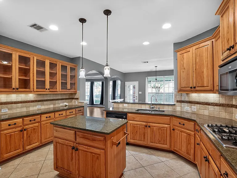 2908 Cortes Ct — Photo 5