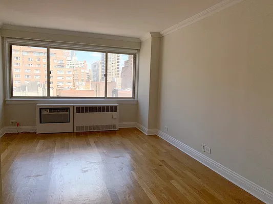 Rented by Stonehenge NYC LLC | media 9