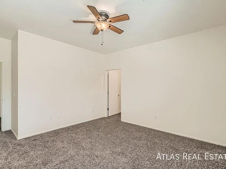 8437 W Green Kingfisher Ln — Photo 11