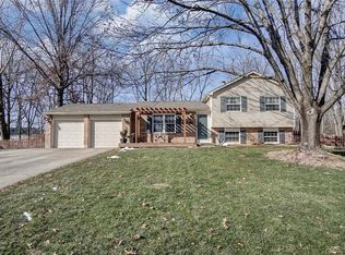 1649 Bledsoe Dr, Bellbrook, OH 45305