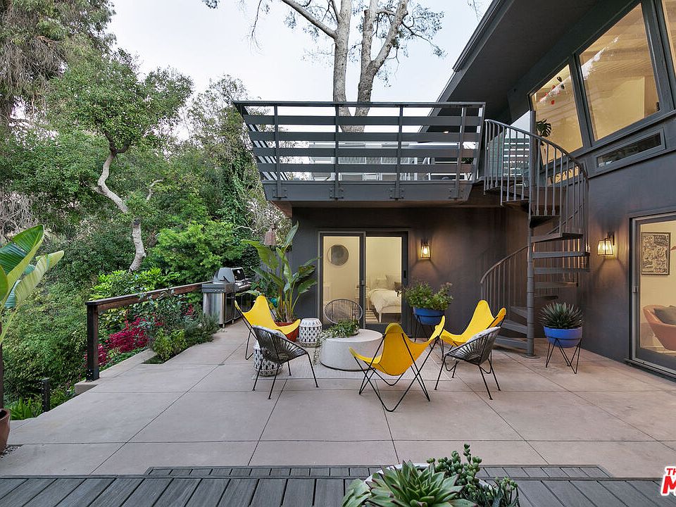 1st image of 16525 Las Casas Pl
