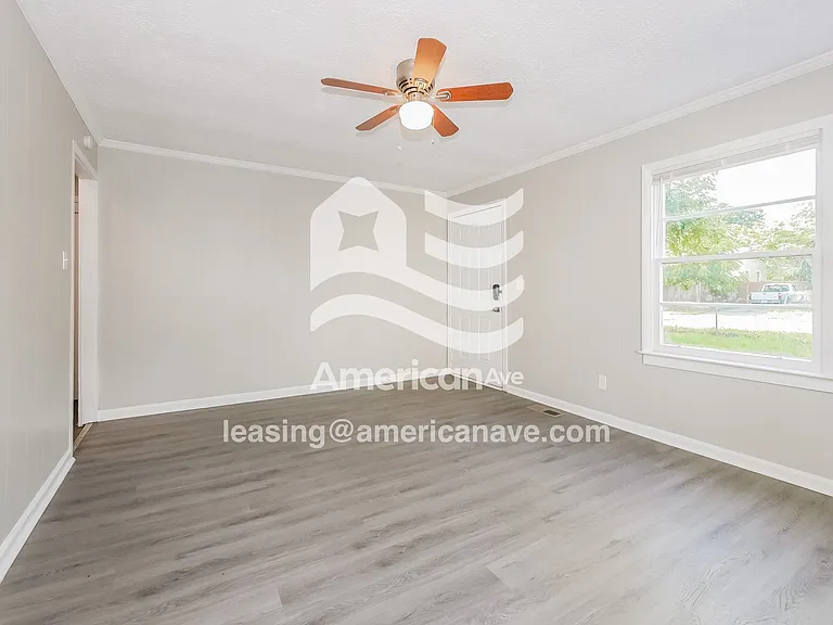 865591_005_wm_-_living_room_12936512.jpg