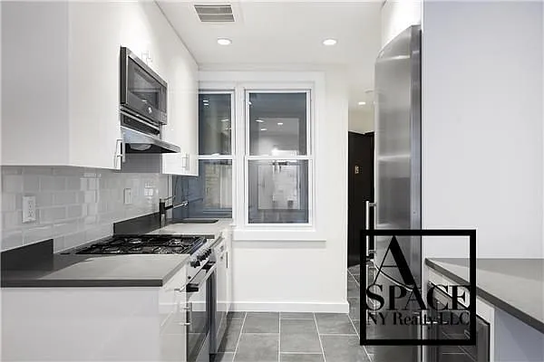 Rented by A Space Realty NY LLC | media 24