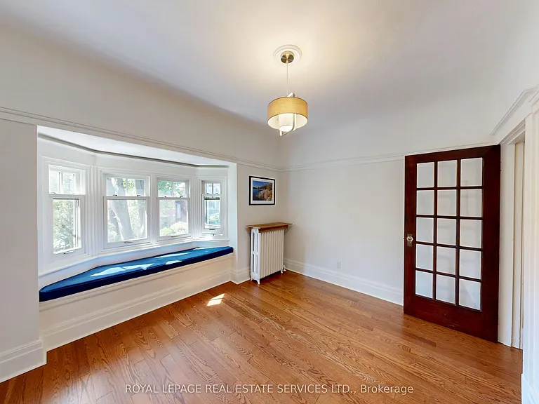 130A Westminster Ave #UPPER LEVEL — Photo 12