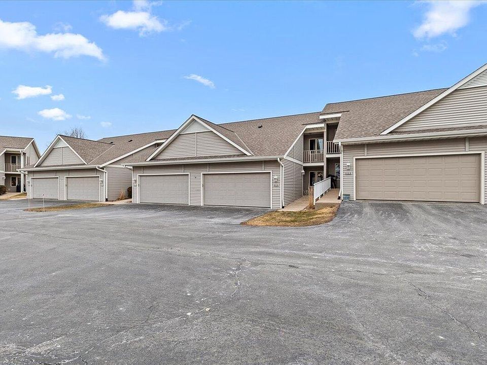 1st image of 986 Oconomowoc PARKWAY