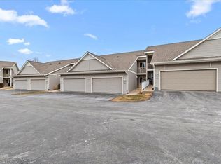 986 Oconomowoc PARKWAY, Oconomowoc, WI