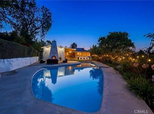 2 Hitching Post Dr, Rolling Hills, CA 90274