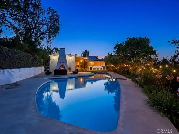 2 Hitching Post Dr, Rolling Hills, CA 90274