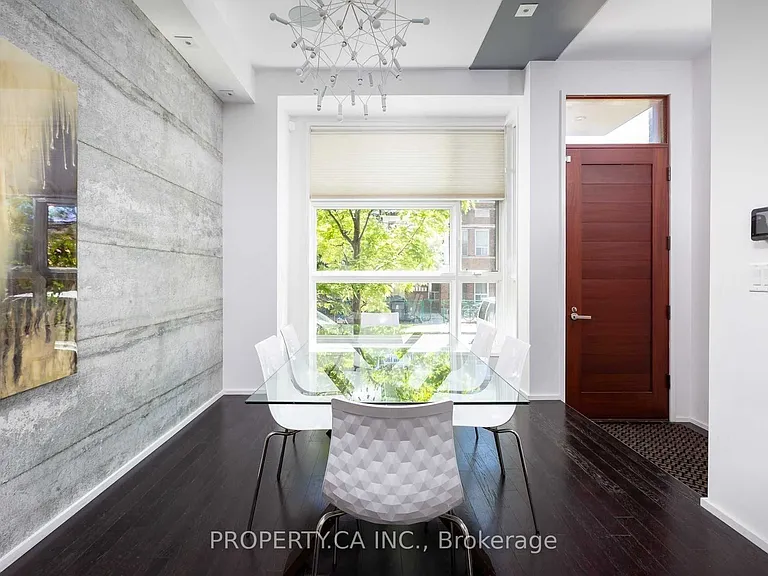 238 Manning Ave — Photo 3