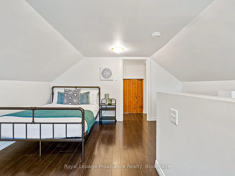 5654 Desson Ave #UPPER — Photo 14