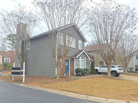 3rd image of 102 Johnson Ct