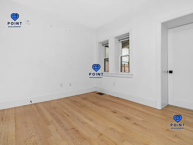 86 Chelsea St — Photo 8