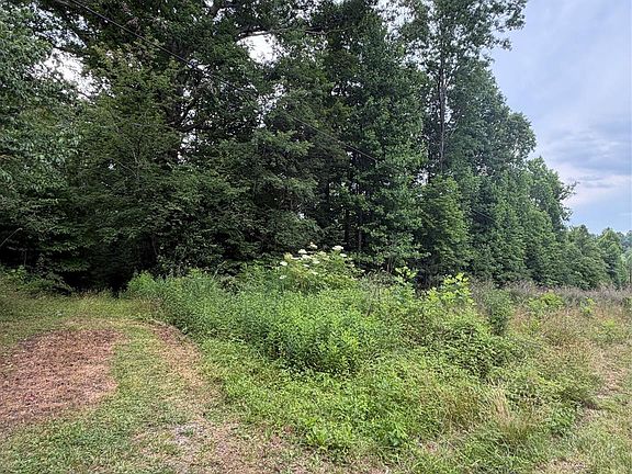 3rd image of 1 Parker Padgett Rd