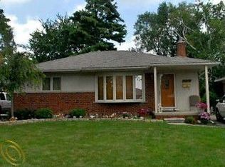 20913 Alexander St, Saint Clair Shores, MI 48081