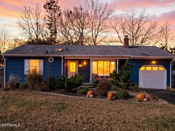 100 Leeward Road, Manahawkin, NJ 08050