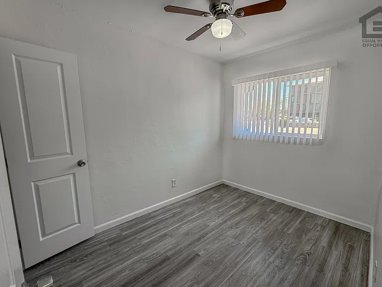 1346 E Willetta St — Photo 56