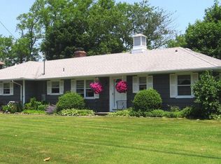 615 E Gillette Dr, East Marion, NY 11939