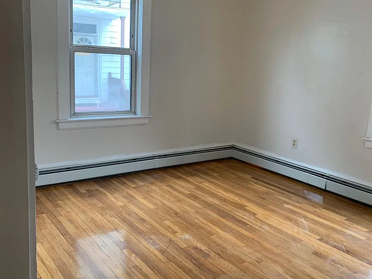 31 Home Ave — Photo 7