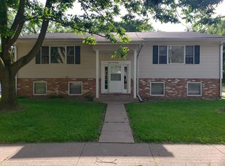 8116 8th St W APT 2, Rock Island, IL