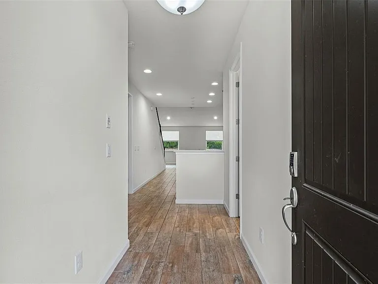 5248 Blossom Cv — Photo 3