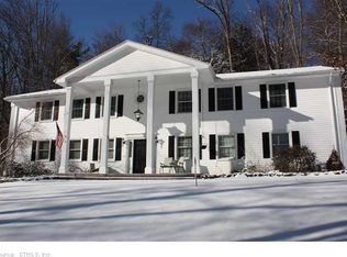 5 Timbercrest Dr, Collinsville, CT 06019