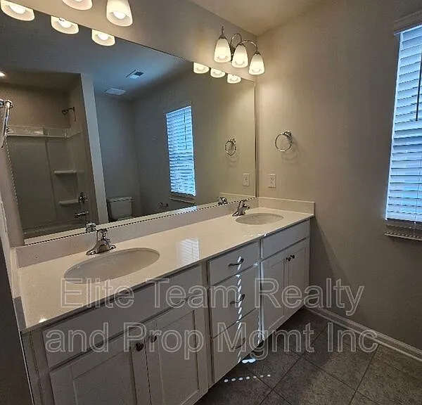 3108 Cheyney Park Dr — Photo 39