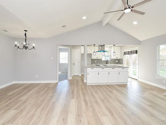 4th image of 4911 Dogwood Drive