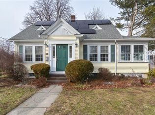 25 Hartford Pl, Warwick, RI 02888