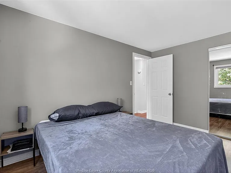 6298 Thornberry Cres — Photo 17