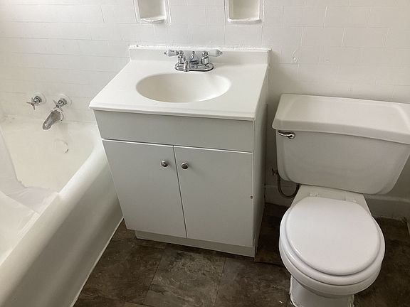 5th image of 7756 S Jeffery Blvd #1948-2