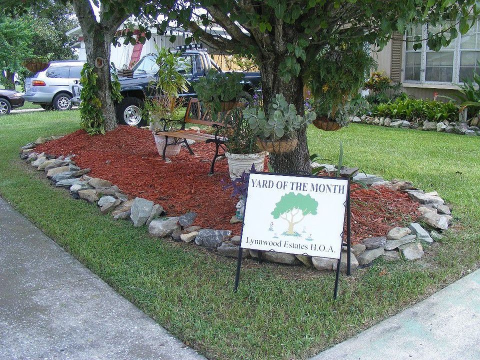 August 2011 - Yard-of-the-Month Winner