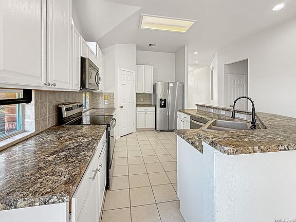 2nd image of 21607 Rio Comal