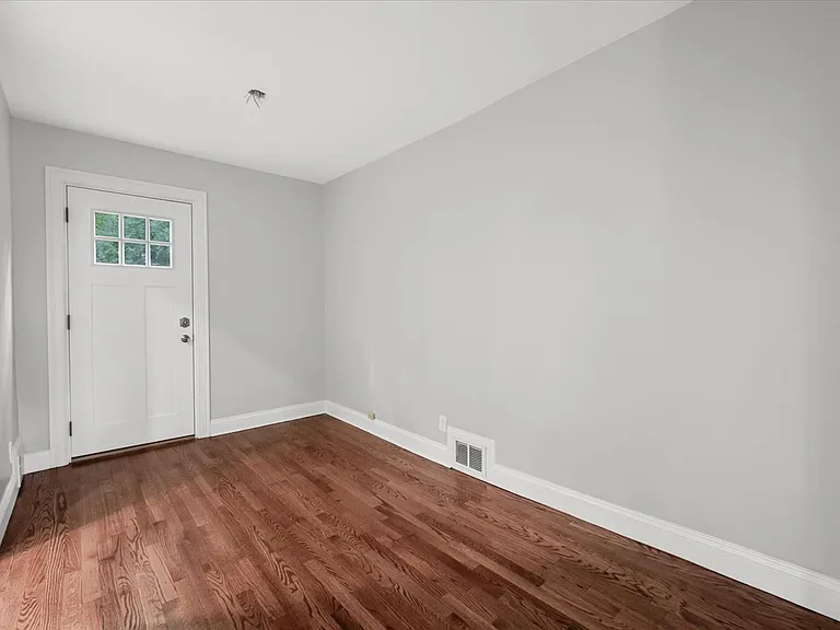 17 Pinewood Rd — Photo 18