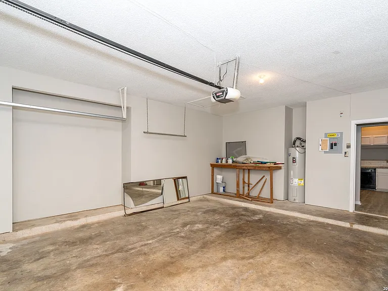 2826 Village Pkwy — Photo 22