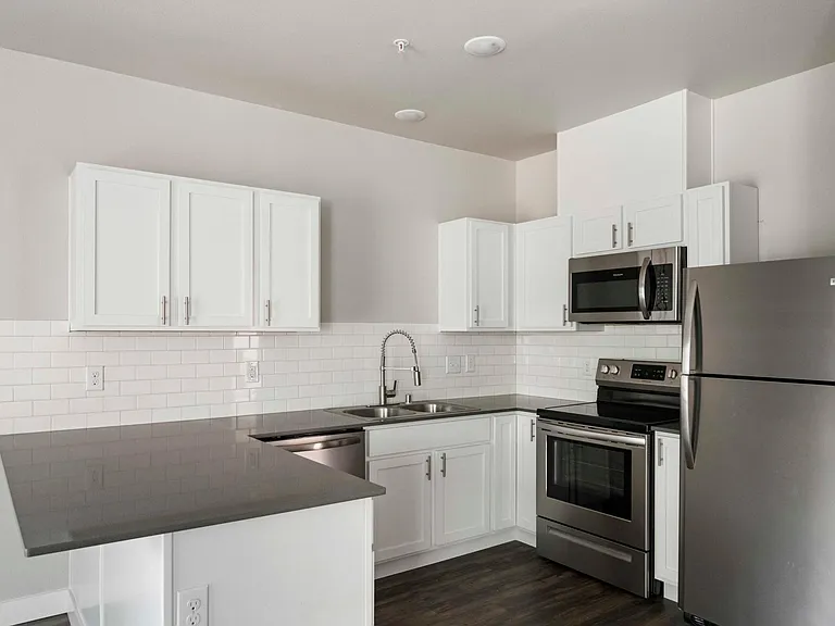 Arbor Crest Apartments — Photo 24