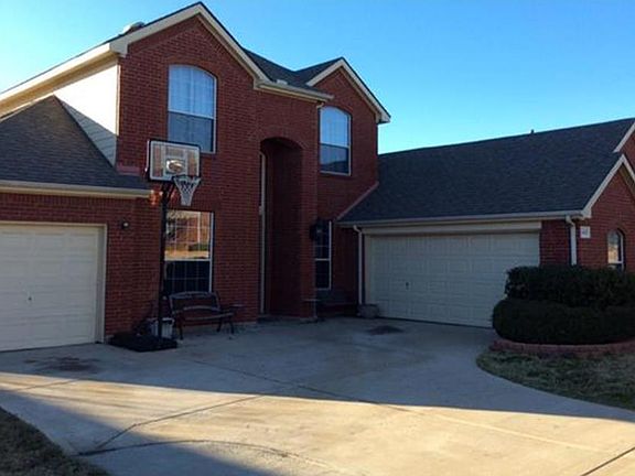 2nd image of 2401 Lockshire Dr