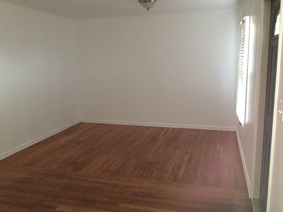 5th image of 6914 Parker Ave