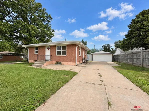 1118 Knox St, Lincoln, NE 68521