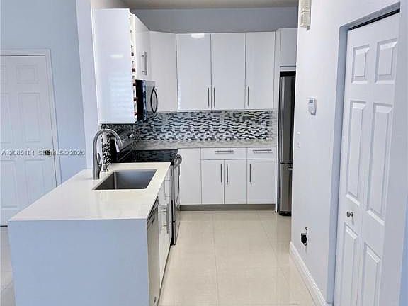 3rd image of 1704 SW 101st Ter #0