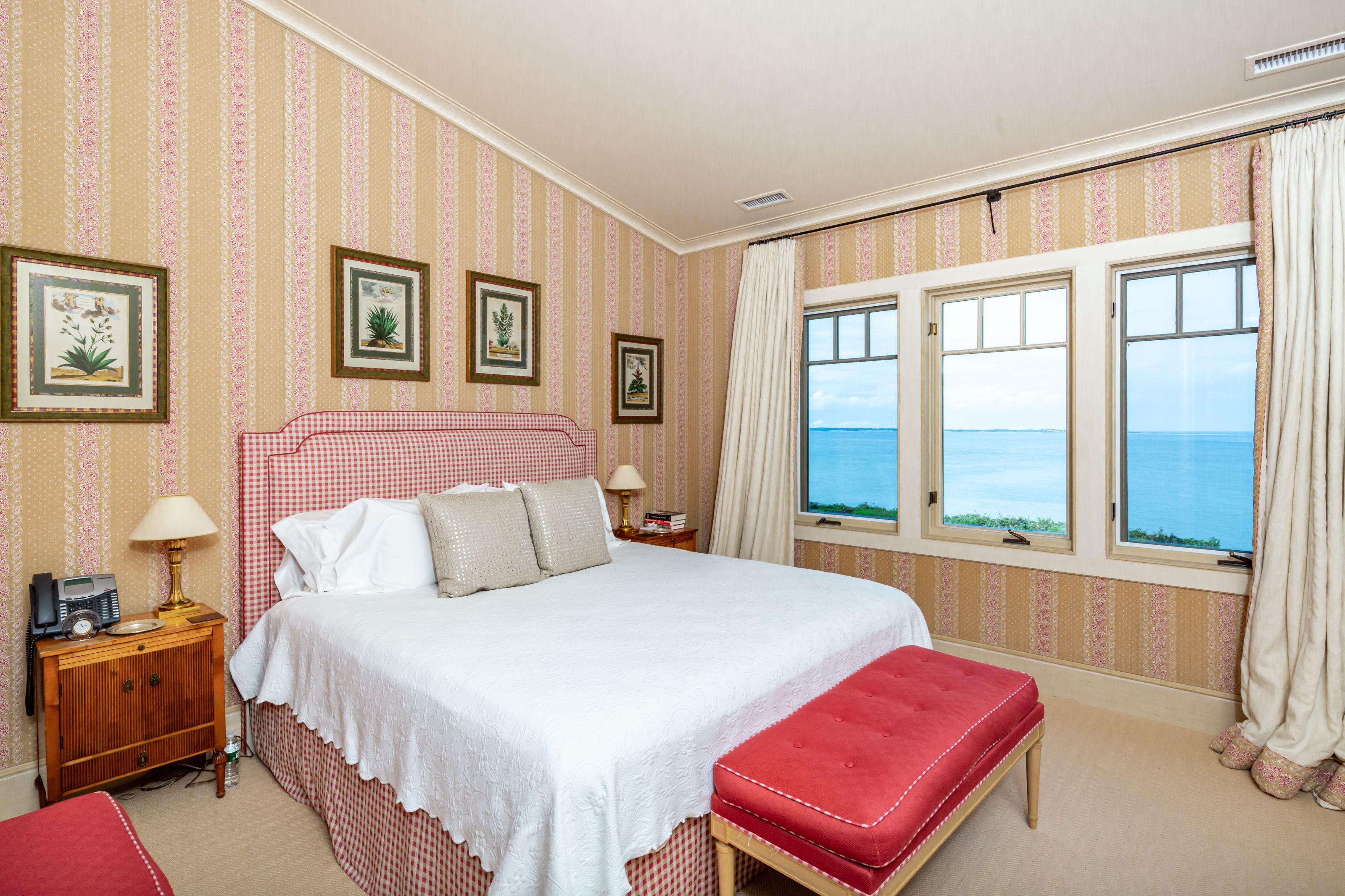 62 Louse Point Rd, East Hampton, NY 11937 Out East