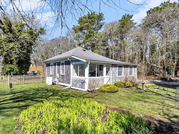 9 Jason Ln, Harwich Port, MA 02646