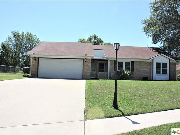 3rd image of 1702 Joy Dr