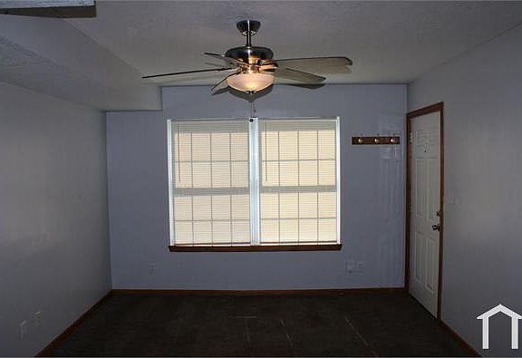 2nd image of 400 E Main St APT 3