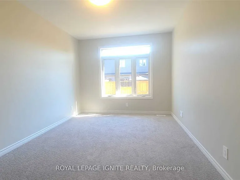 98 Athabaska Dr — Photo 10