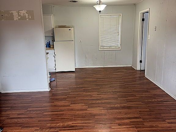 4th image of 306 Pine St
